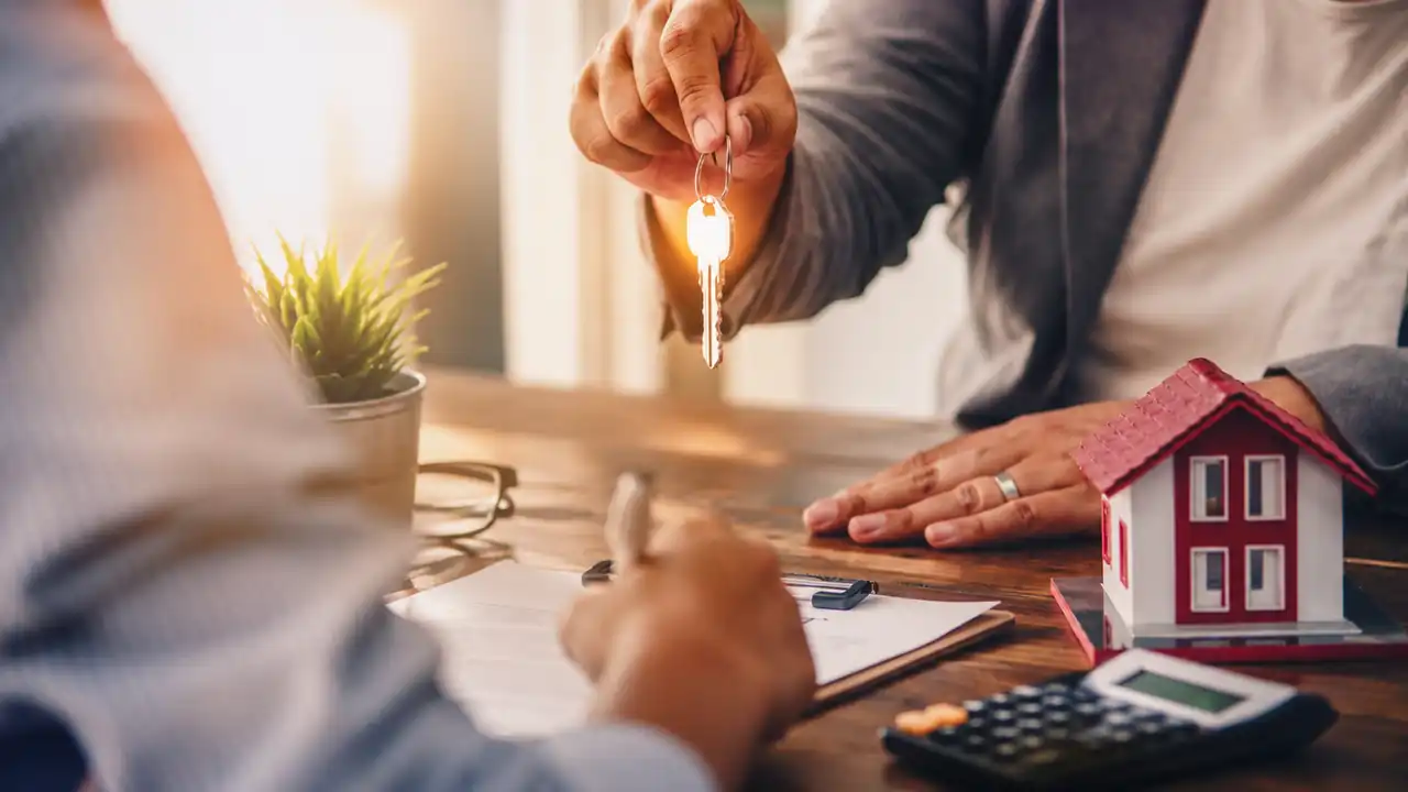 Home Loan on ₹40,000 salary: Real-life scenarios of Loan amounts, tenure, and EMI outflow